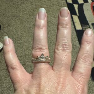 Elegant Gold and Silver Women's Ring